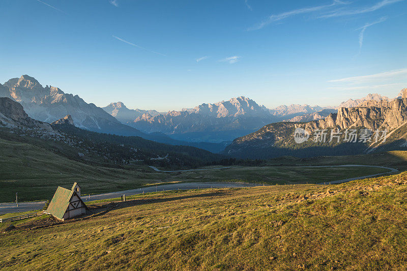 意大利Dolomites地区Cortina d Ampezzo、Ra Gusela和Nuvolau附近的Passo Giau